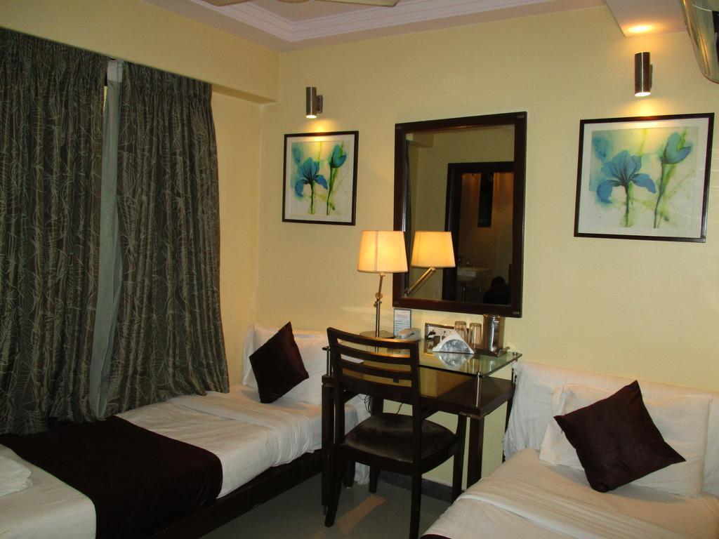 Hotel Sapna Marine Mumbai  Buitenkant foto