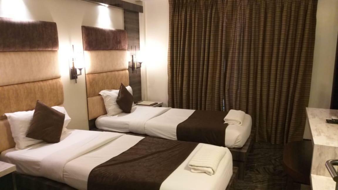Hotel Sapna Marine Mumbai  Buitenkant foto