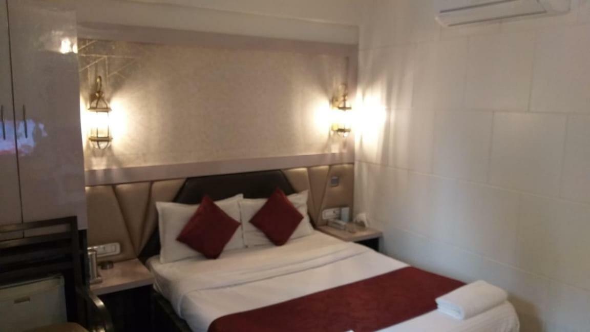 Hotel Sapna Marine Mumbai  Buitenkant foto