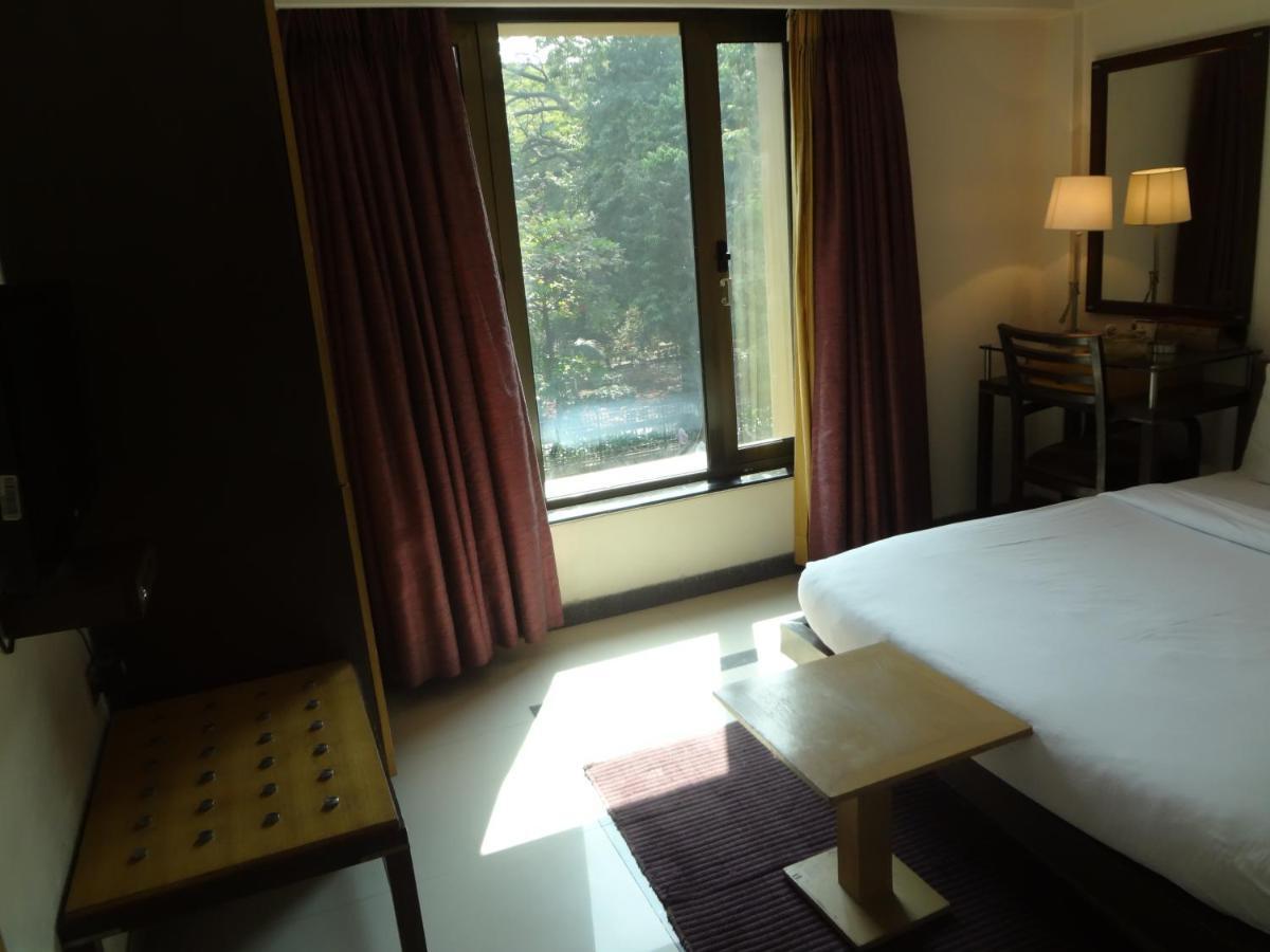 Hotel Sapna Marine Mumbai  Buitenkant foto